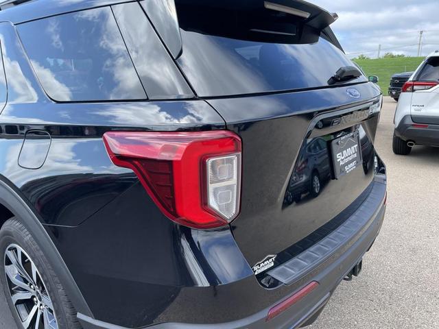 Photo of 2021 Agate Black Metallic Ford Explorer