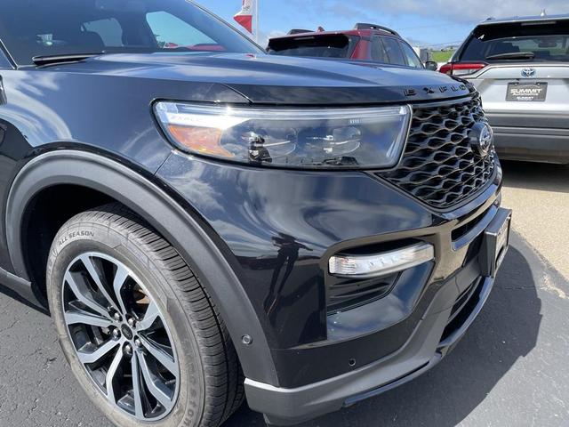 Photo of 2021 Agate Black Metallic Ford Explorer