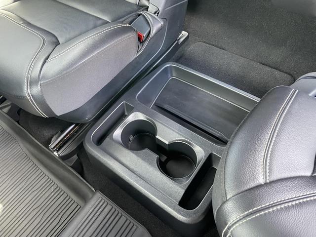 Photo of 2021 Agate Black Metallic Ford Explorer