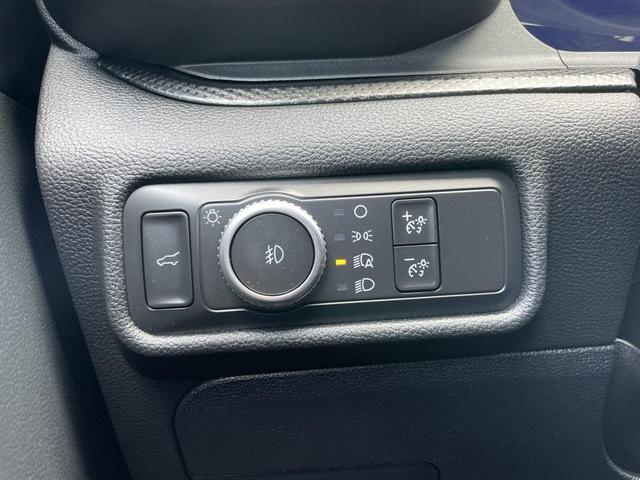Photo of 2021 Agate Black Metallic Ford Explorer