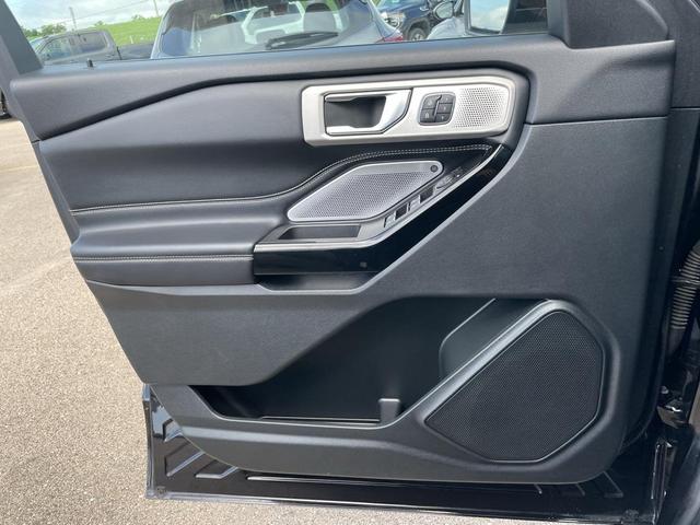 Photo of 2021 Agate Black Metallic Ford Explorer