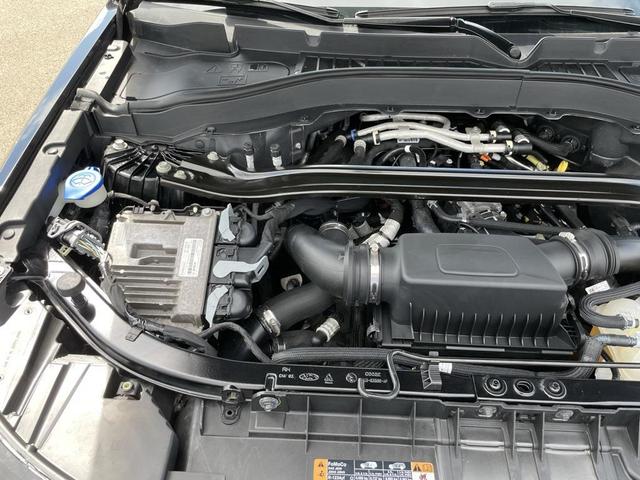 Photo of 2021 Agate Black Metallic Ford Explorer