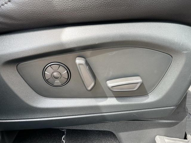 Photo of 2021 Agate Black Metallic Ford Explorer
