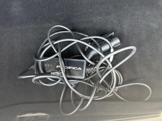 Photo of 2023 Silver Mist Clearcoat Chrysler Pacifica Hybrid