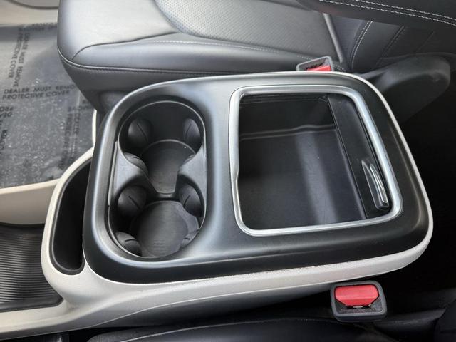 Photo of 2023 Silver Mist Clearcoat Chrysler Pacifica Hybrid