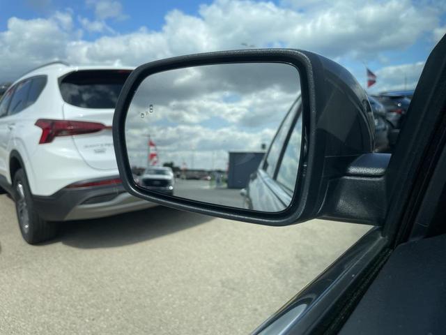 Photo of 2024 Gray Metallic Ford Edge