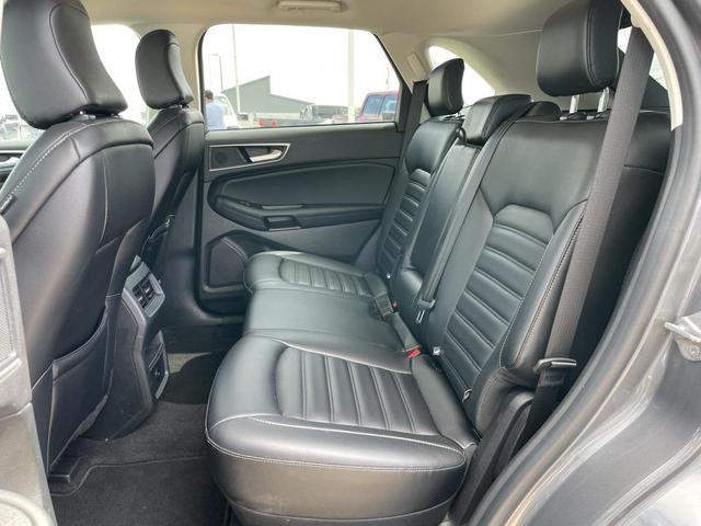 Photo of 2024 Gray Metallic Ford Edge
