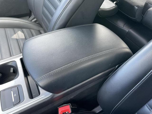 Photo of 2024 Gray Metallic Ford Edge