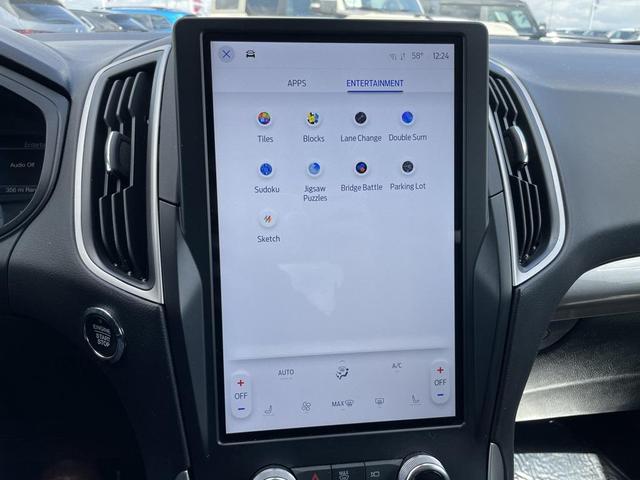 Photo of 2024 Gray Metallic Ford Edge