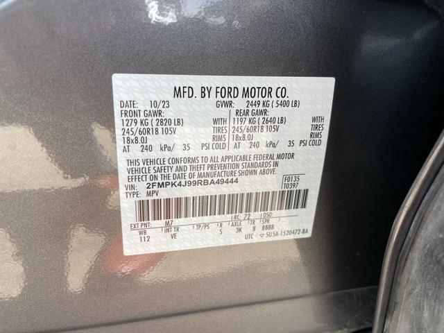 Photo of 2024 Gray Metallic Ford Edge