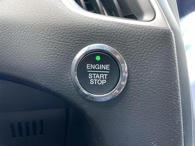 Photo of 2024 Gray Metallic Ford Edge