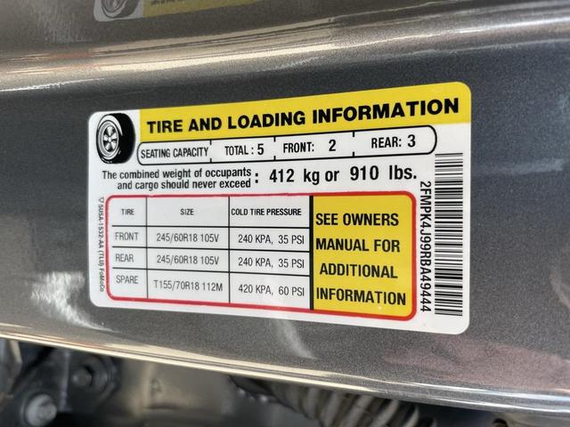 Photo of 2024 Gray Metallic Ford Edge
