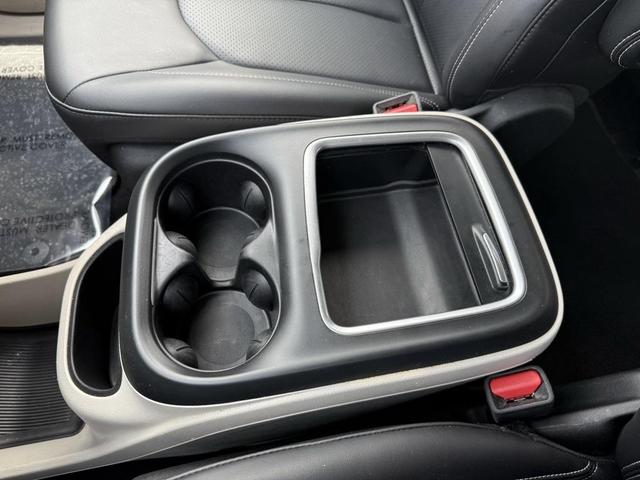 Photo of 2023 Silver Mist Clearcoat Chrysler Pacifica Hybrid