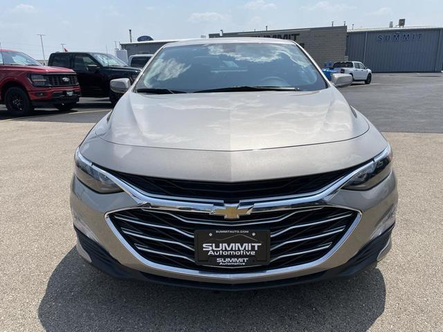 Photo of 2022 Mineral Gray Metallic Chevrolet Malibu
