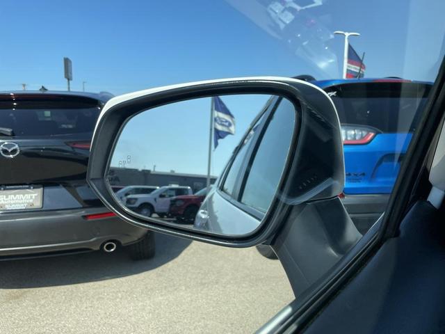 Photo of 2024 Ice Cap Toyota RAV4