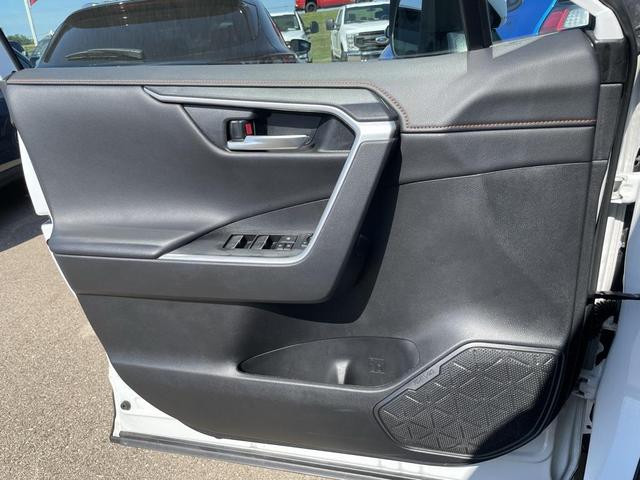 Photo of 2024 Ice Cap Toyota RAV4