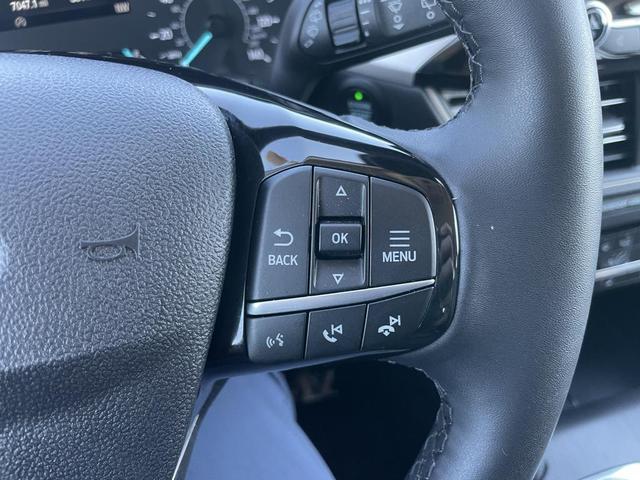Photo of 2022 Agate Black Metallic Ford Escape