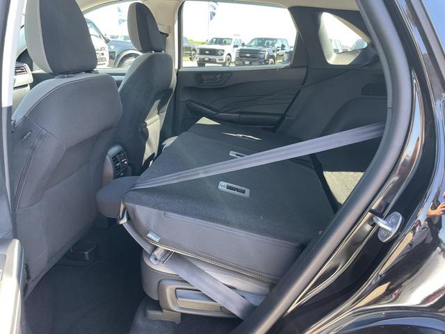 Photo of 2022 Agate Black Metallic Ford Escape