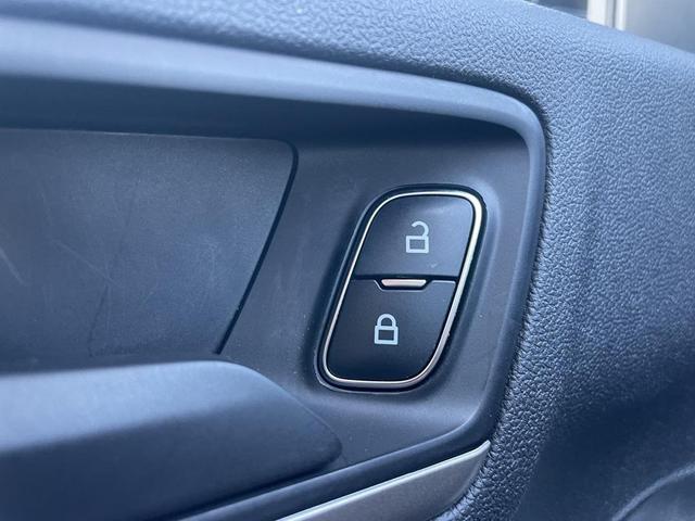 Photo of 2022 Agate Black Metallic Ford Escape