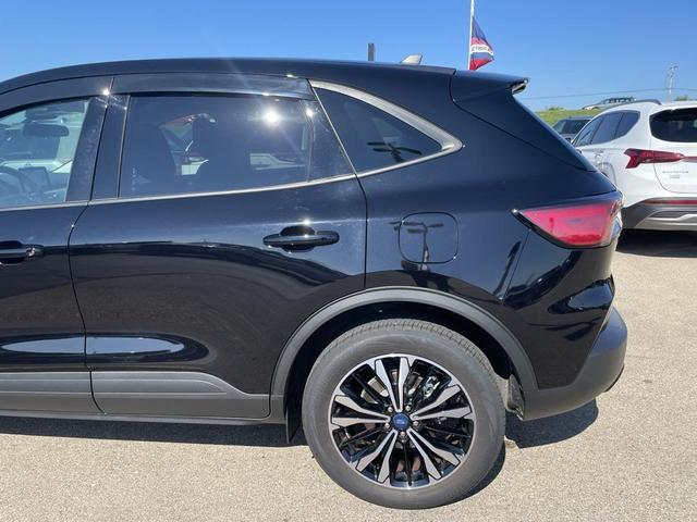Photo of 2022 Agate Black Metallic Ford Escape