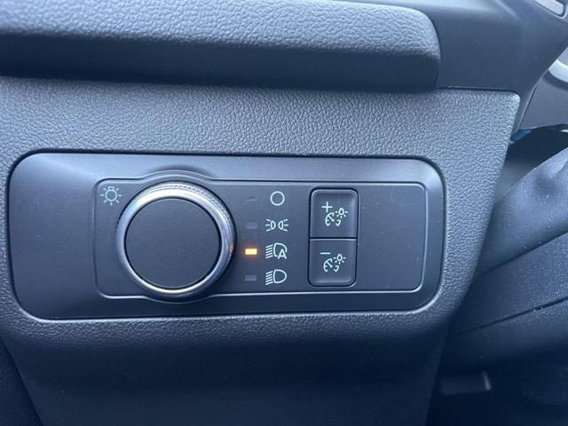 Photo of 2022 Agate Black Metallic Ford Escape