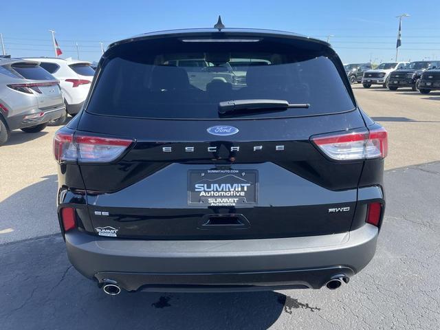 Photo of 2022 Agate Black Metallic Ford Escape