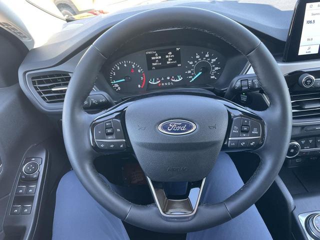 Photo of 2022 Agate Black Metallic Ford Escape