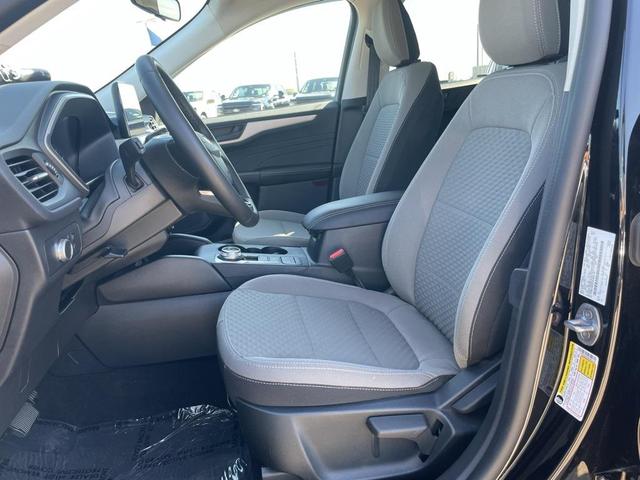 Photo of 2022 Agate Black Metallic Ford Escape
