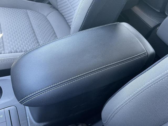 Photo of 2022 Agate Black Metallic Ford Escape