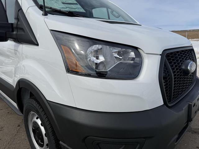 Photo of 2025 Oxford White Ford Transit-250