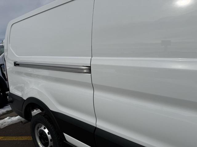 Photo of 2025 Oxford White Ford Transit-250
