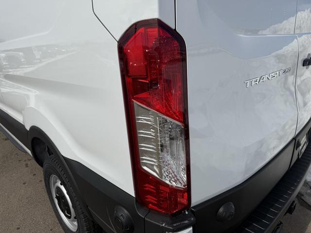 Photo of 2025 Oxford White Ford Transit-250