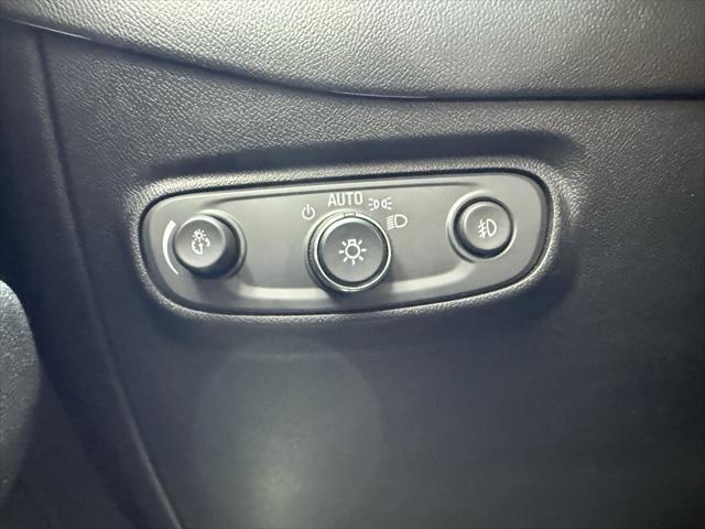 Photo of 2021 Pacific Blue Metallic Chevrolet Equinox