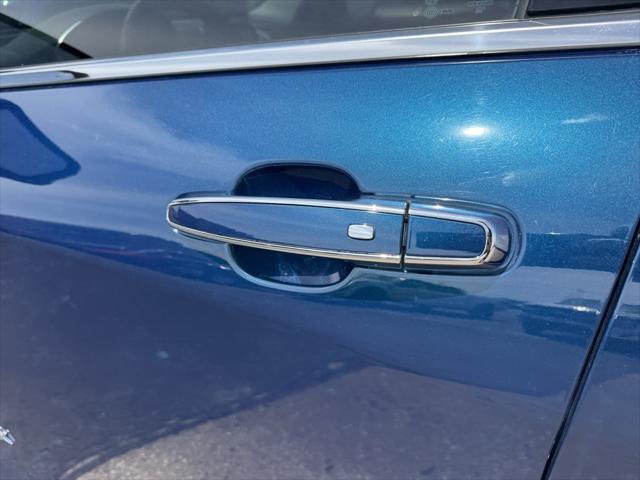 Photo of 2021 Pacific Blue Metallic Chevrolet Equinox