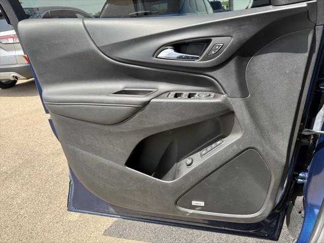 Photo of 2021 Pacific Blue Metallic Chevrolet Equinox