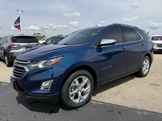Photo of 2021 Pacific Blue Metallic Chevrolet Equinox