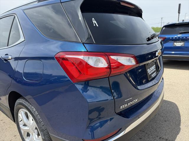 Photo of 2021 Pacific Blue Metallic Chevrolet Equinox