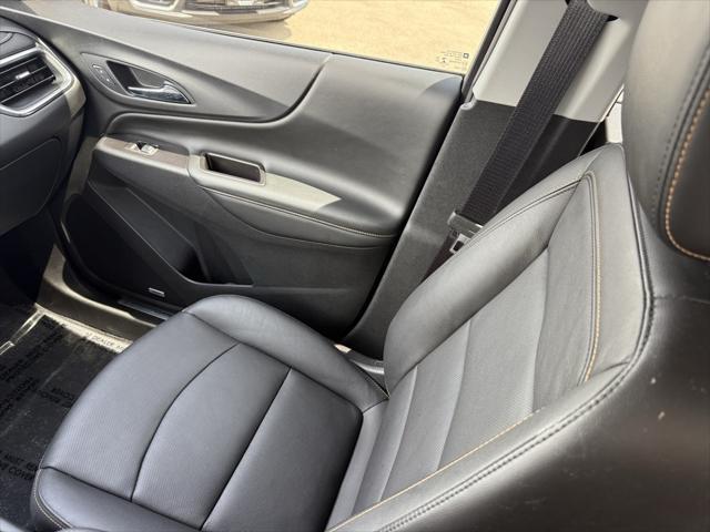 Photo of 2021 Pacific Blue Metallic Chevrolet Equinox