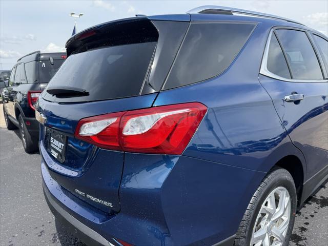 Photo of 2021 Pacific Blue Metallic Chevrolet Equinox