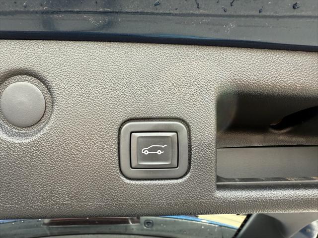 Photo of 2021 Pacific Blue Metallic Chevrolet Equinox