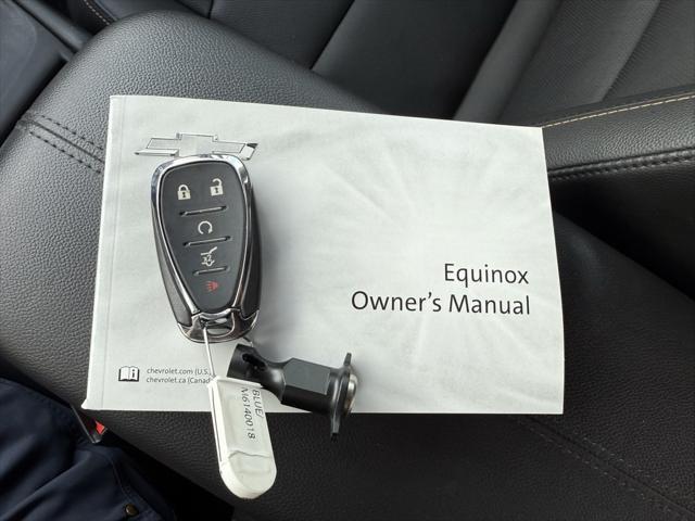 Photo of 2021 Pacific Blue Metallic Chevrolet Equinox