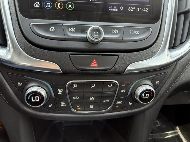 Photo of 2021 Pacific Blue Metallic Chevrolet Equinox