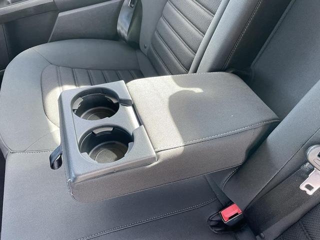 Photo of 2019 Oxford White Ford Fusion Hybrid