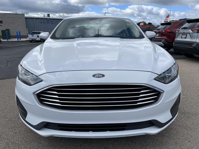 Photo of 2019 Oxford White Ford Fusion Hybrid