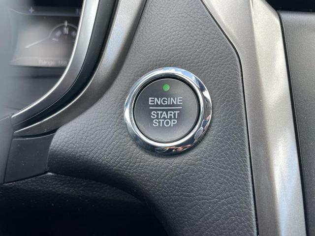 Photo of 2019 Oxford White Ford Fusion Hybrid