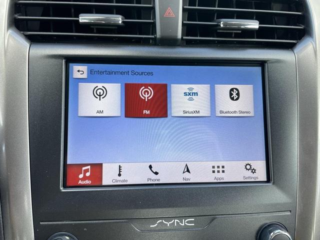 Photo of 2019 Oxford White Ford Fusion Hybrid