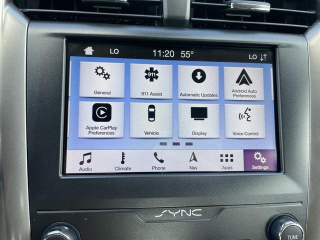 Photo of 2019 Oxford White Ford Fusion Hybrid