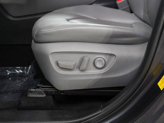 Photo of 2022 Magnetic Gray Metallic Toyota Highlander Hybrid