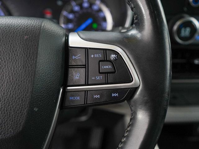 Photo of 2022 Magnetic Gray Metallic Toyota Highlander Hybrid
