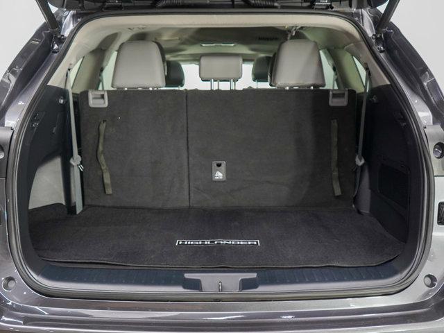 Photo of 2022 Magnetic Gray Metallic Toyota Highlander Hybrid